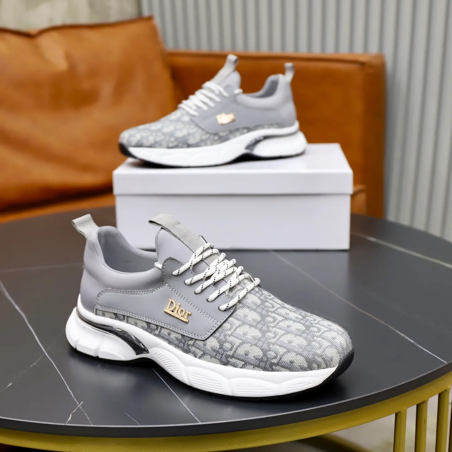 Men's shoes: 440💰🙅‍♂️🙅‍♂️🙅‍♂️ Brand: Dior DIOR Standard code: 38-44 (45 customized) Grade: Same as the official website Material: Original cowhide material spliced with brand cloth Comfortable and breathable lining Lightweight and wear-resistant sports outsole Style category: Men's fashionable casual shoes Running sports shoes Distinguished luxury brand elements Top luxury color: actual picture color